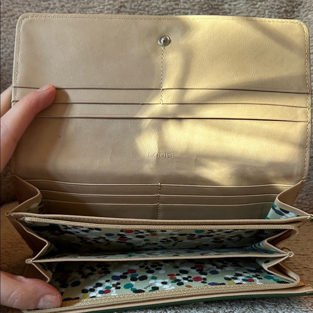 Lodis Green Leather Wallet - Picture 3 of 4